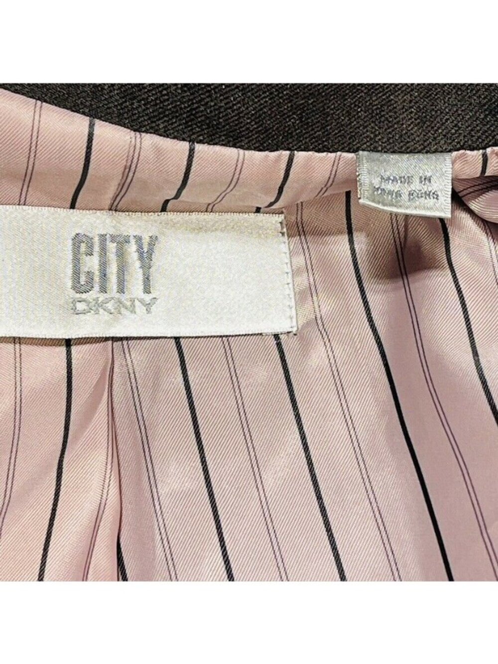 DKNY City Womens Black Blazer & Skirt Suit Set Size 8 With Pink Striped Lining - Picture 11 of 12